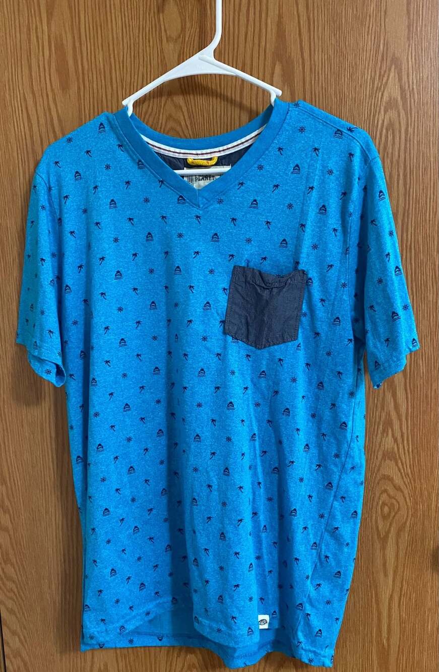 Free Planet V-Neck Pocket T-Shirt Blue Print Size L